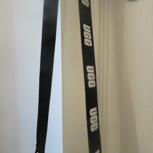 Used UGG Janey II clear sheepskin crossbody bag with multiway strap in black - Picture 8 of 10